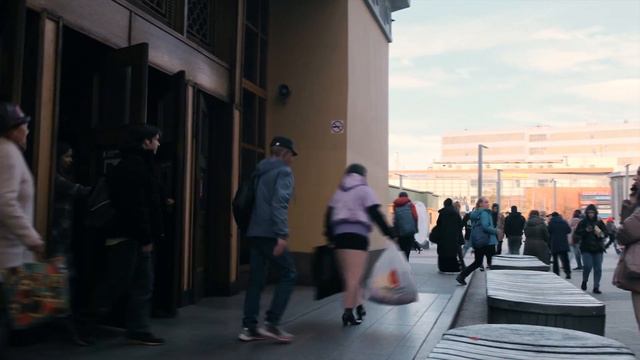 Торговый центр «Заря» на выходе из метро «Электрозаводская» смотреть онлайн