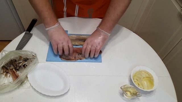 СЕЛЕДОЧКА ПОД ВОДОЧКУ смотреть онлайн