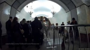 Метро "Боровицкая" - переход на станцию "Арбатская" и выход в город  // 04.10.2017