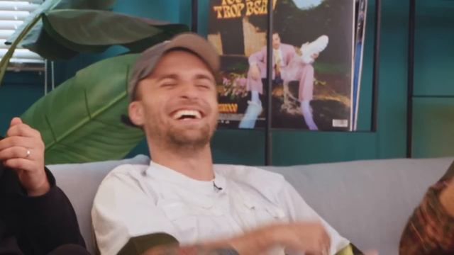 Essayez de ne pas rire édition IRL (ft Jonathan Cohen, Hakim Jemili) смотреть онлайн