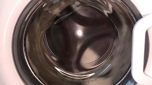 Hotpoint WMFUG1063 VS The Cabinet Cracker