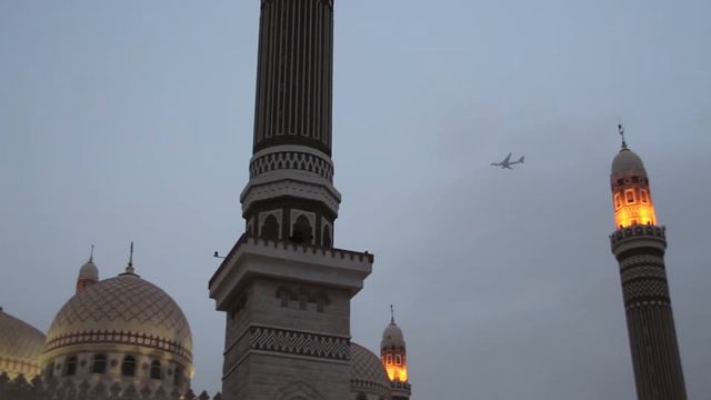 Saleh Mosque at sunset смотреть онлайн