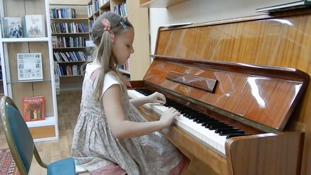 Менуэт Л. Моцарт. Фортепиано. Исп.Милана Агрова 8 лет смотреть онлайн