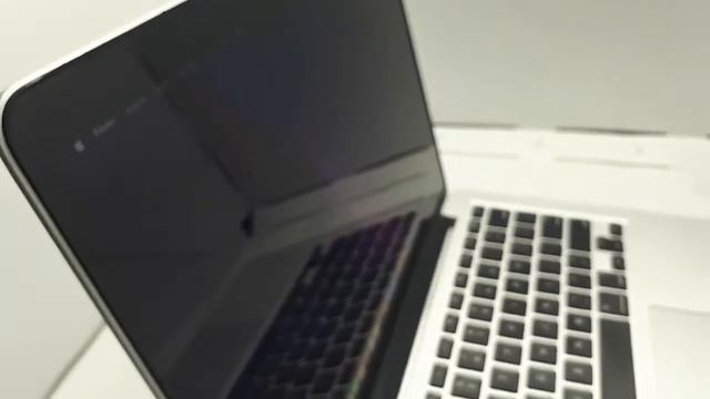 #104 MACBOOK PRO A1502