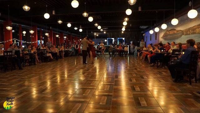TangoFestoFolk - Hernan Brusa и Мария Brusa (Juan D'Arienzo) смотреть онлайн