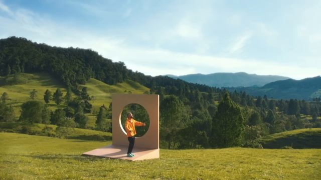 Maluma Ft. The Sun – Rumba (Puro Oro Anthem) (Official Video)