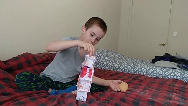 Арсен, аутизм, 7 лет. Сделал себе игрушку. смотреть онлайн
