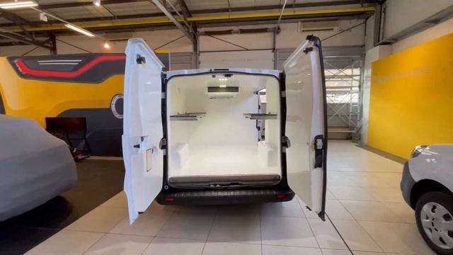 RENAULT Trafic 2.0 Energy dCi 120 3.0t Business L1H1 смотреть онлайн