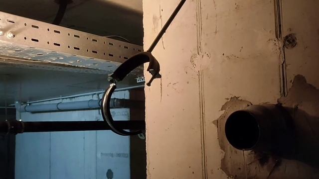 Затопило квартиру на втором этаже в новостройке СПб / Показываю как устранить засор канализации смотреть онлайн