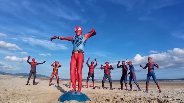 ALL RED SPIDER-MAN Party Battle On The Beach ( Funny Live Action ) смотреть онлайн