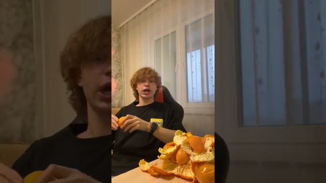 как не правильно есть мандарины? смотреть онлайн