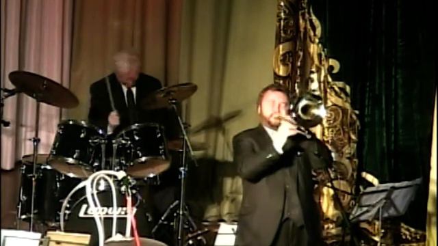 VLADIMIR $ NIKOLAY SIZOV TRADITIONAL JAZZ STUDIO IN CHEREPOVETS - 2oo6 смотреть онлайн