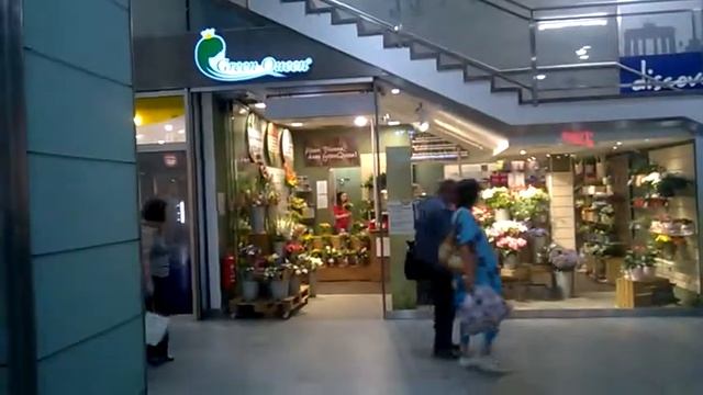 Вокзал Friedrichstraße в Берлине смотреть онлайн