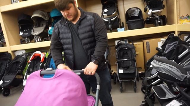 Testing Out My Dream Stroller! | 3.24.17 смотреть онлайн
