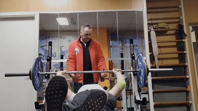 инвалид который поднимает больше чем ты!!!! смотреть онлайн