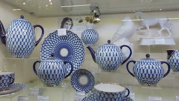 Магазин "Императорский фарфор" в мебельном центре "ROOMER" Москва.