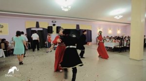 Калмыцкий народный танец "Чичрдг" (Калмыцкая свадьба) - ансамбль "Хадрис"