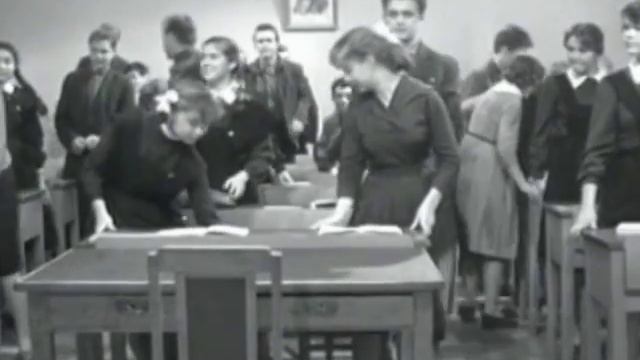 Должны ли мальчики учиться отдельно от девочек? смотреть онлайн