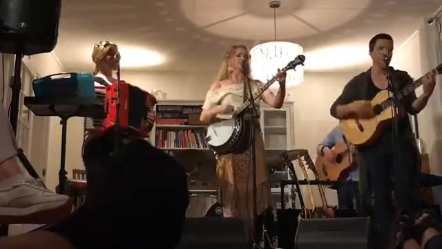 Sol Heilo with Band Livingroom Session (June 2017) смотреть онлайн