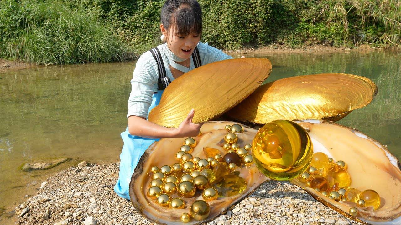 👑💎Золотое водное сокровище, девушка нашла в реке золотого мутировавшего гигантского моллюска смотреть онлайн