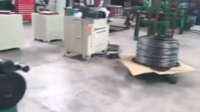 Автомат для правления и резки проволоки на мерные прутки. смотреть онлайн