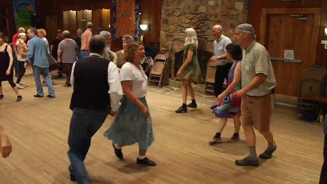 Squareback Reel Square Dance