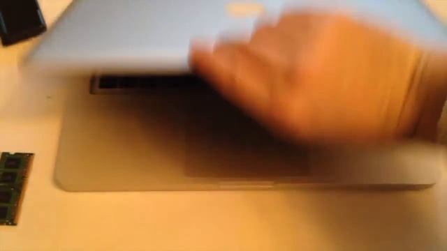 MacBook Pro 13" 2010 - увеличиваем оперативную память смотреть онлайн