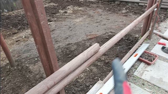 новые цветники🌺 в место курятника. смотреть онлайн