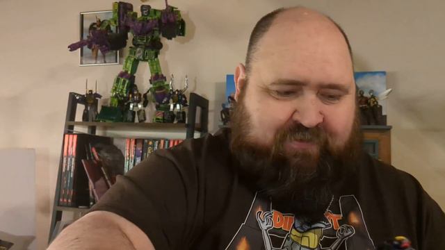 Transformers Shattered Glass Flamewar and Fireglide unboxing and first impressions смотреть онлайн