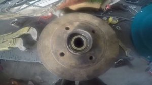 Как заменить задние ступичные подшипники и тормозные колодки NISAN NOTE