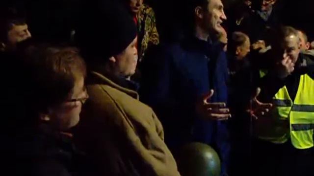 Владимир Кличко в нашей платке на Майдане смотреть онлайн