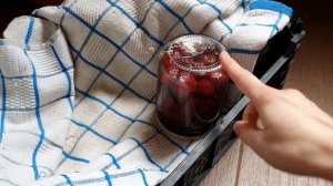 Как быстро сварить клубничное варенье дома из свежих ягод и закатать банку. Домашнее варенье.