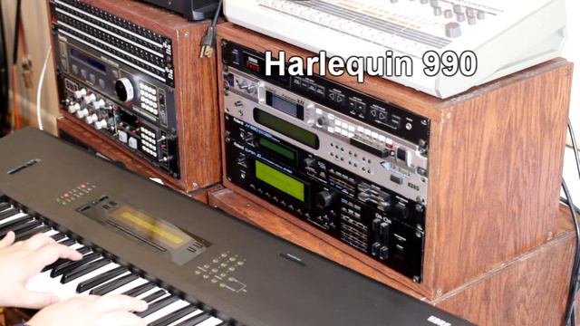 A few Roland JD-990 pads, plucks, pianos, and strings смотреть онлайн