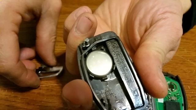 Hyundai key fob battery replacement (Sonata/ Elantra/ Tuson/ Azera/ Grandeur) смотреть онлайн