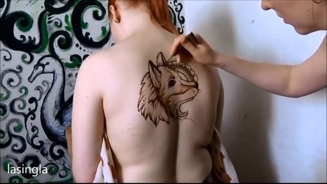Рисунок хной - лиса на спине, мехенди / drawing henna fox on the back смотреть онлайн