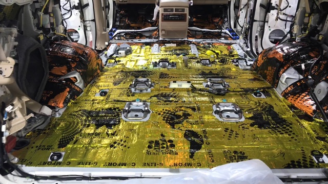 Toyota Land Cruiser 200 шумоизоляция - количество лишних звуков внутри авто сократится на порядок смотреть онлайн