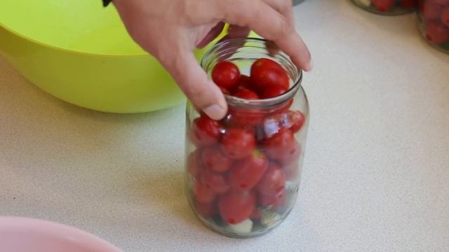 Соленые Помидоры на зиму! Классический Рецепт Лучше НЕТ!!! смотреть онлайн