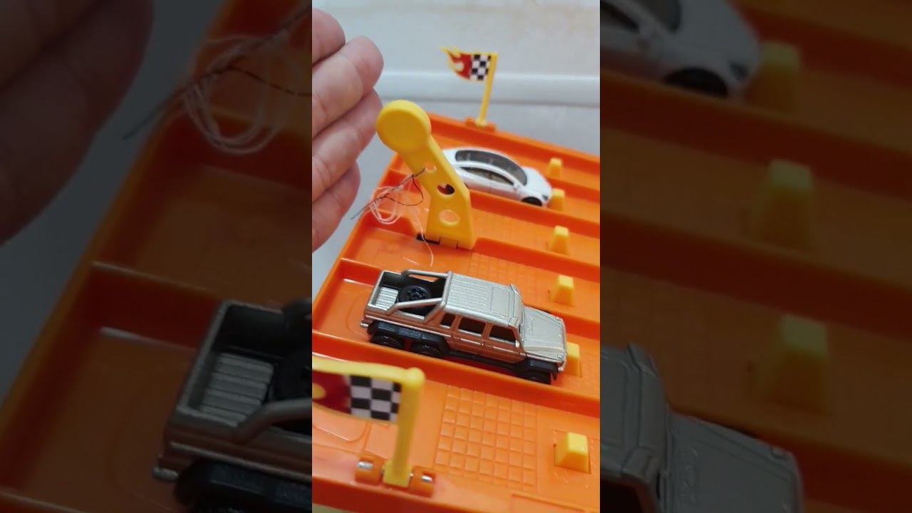 Гонка Tesla Model 3 против Mercedes Gelandewagen 6x6