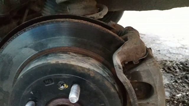 Замена сорванной шпильки крепления заднего колеса на Солярис смотреть онлайн