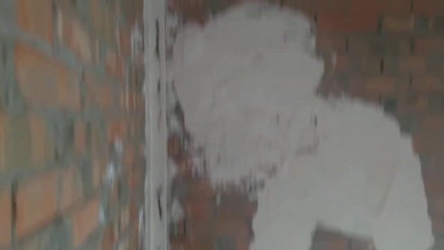 .Штукатурка гипс с опилками. Стены и углы будут ровные с такими маяками.