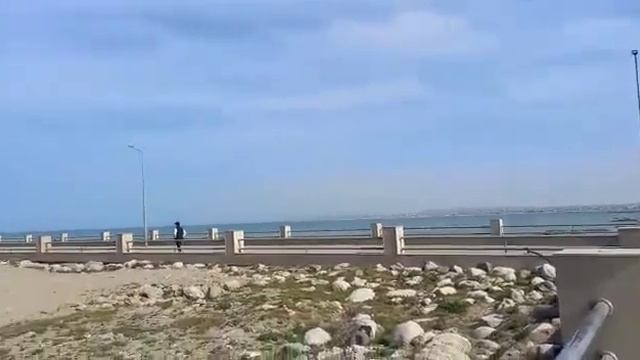 Гуляю на бульваре возле море в Сумгаите апрель 2021 смотреть онлайн
