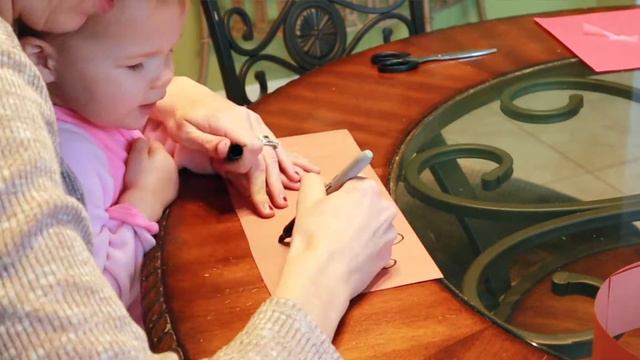 HOW TO ENTERTAIN A TODDLER | CHRISTMAS CRAFTS & ACTIVITIES смотреть онлайн