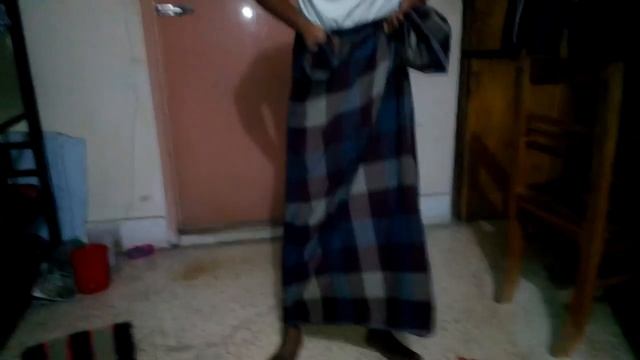 How to wear a Lungi