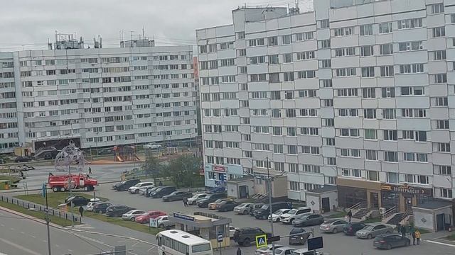 Пожар!!! Горит машина! Новый Уренгой 02.09.2022. смотреть онлайн