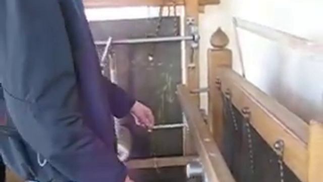 Уральские казаки на колокольне монастыря.avi смотреть онлайн