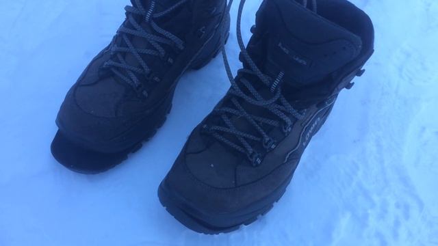 Ботинки LOWA - отрыв и разрушение подошвы обоих ботинок одновременно! смотреть онлайн