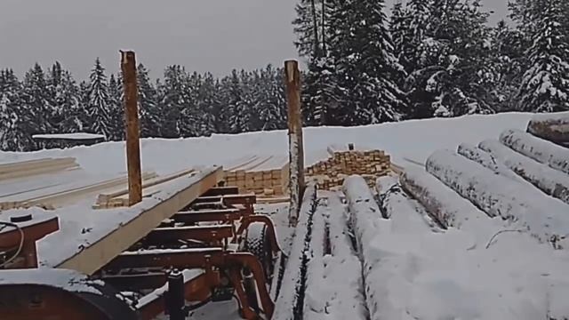 Урал с лесом сломал пилораму Опять ремонт... Wood-Mizer LT-40 broke... смотреть онлайн