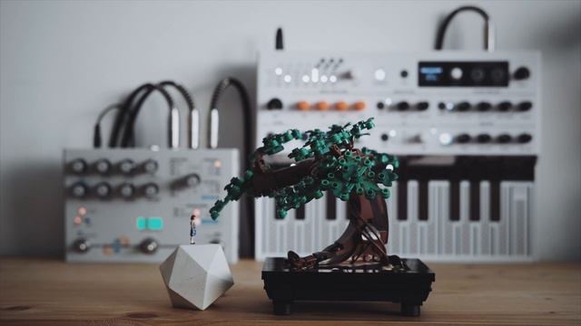 Arturia MicroFreak and Hologram Electronics Microcosm смотреть онлайн