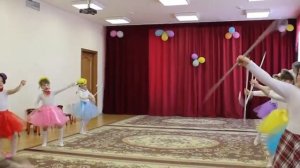 Оригинальный Танец девочек в шляпках! Муз.рук.Е.Рабская