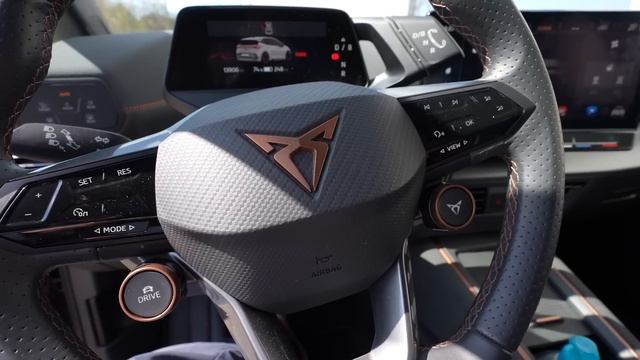 Cupra Born vs VW Id.3 - All the little differences смотреть онлайн